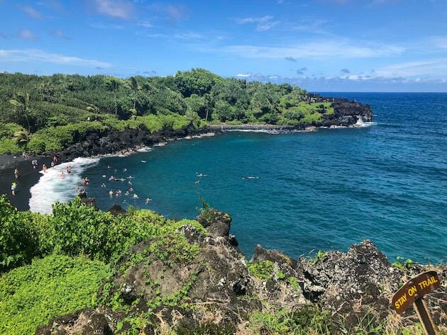 Black Sand Beach - Road To Hana - Maui