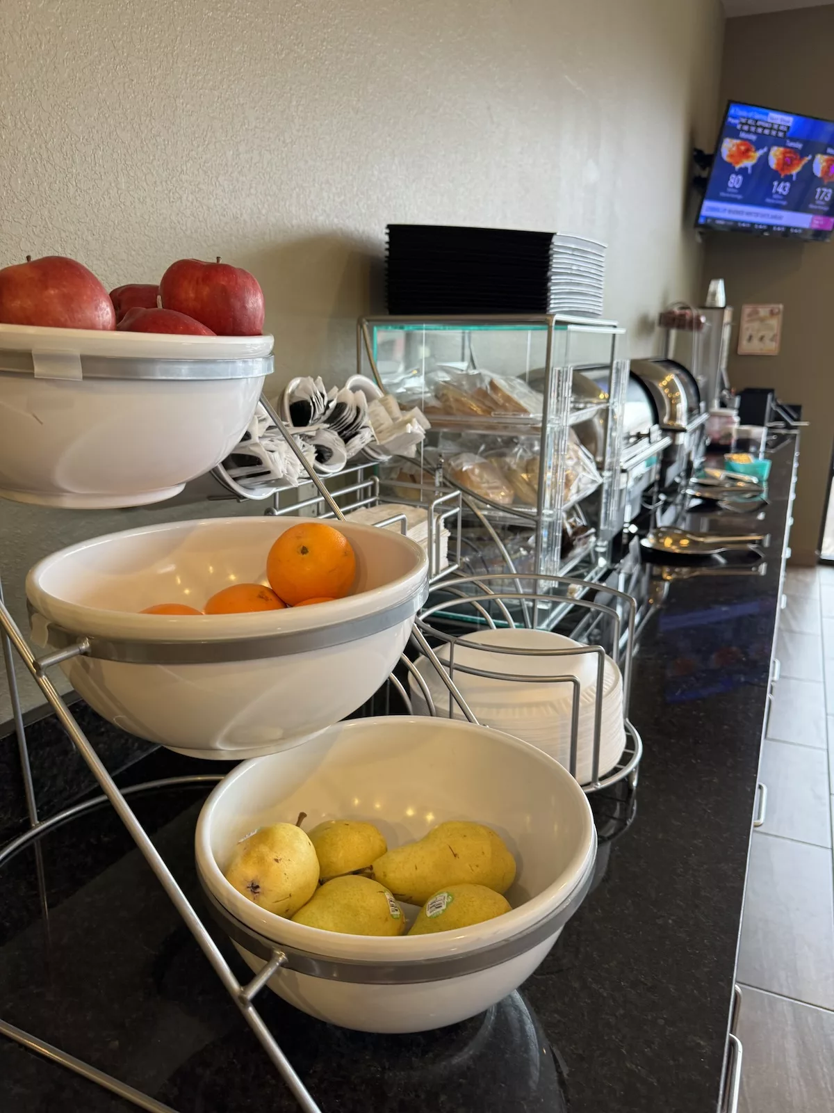 Cobblestone Inn & Suites Continental Breakfast with fresh fruit and hot items - Ashland, WI