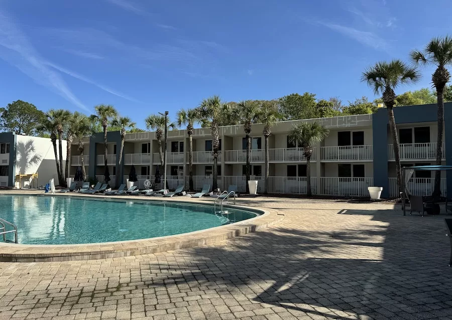 Pool at the DoubleTree by Hilton Hotel Jacksonville Airport 